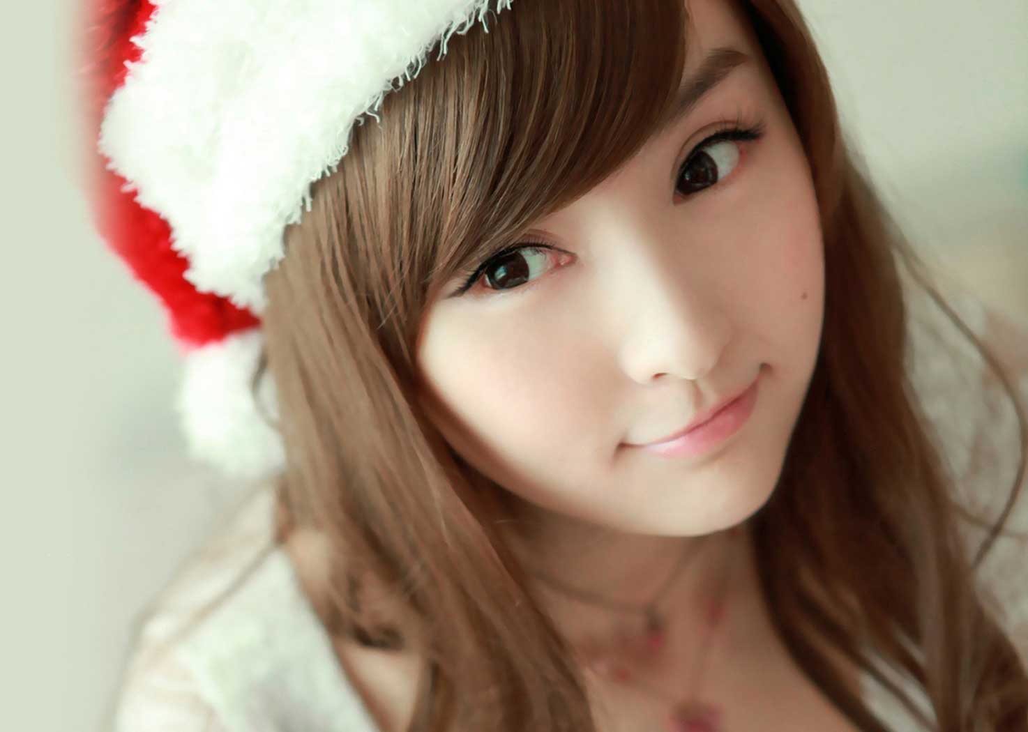 Cute-Girl-Christmas-HD-Wallpaper